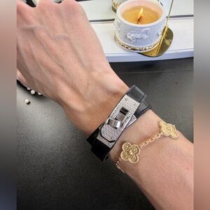 FABULOUS Hermès Vintage Textured Kelly Double Tour Bracelet